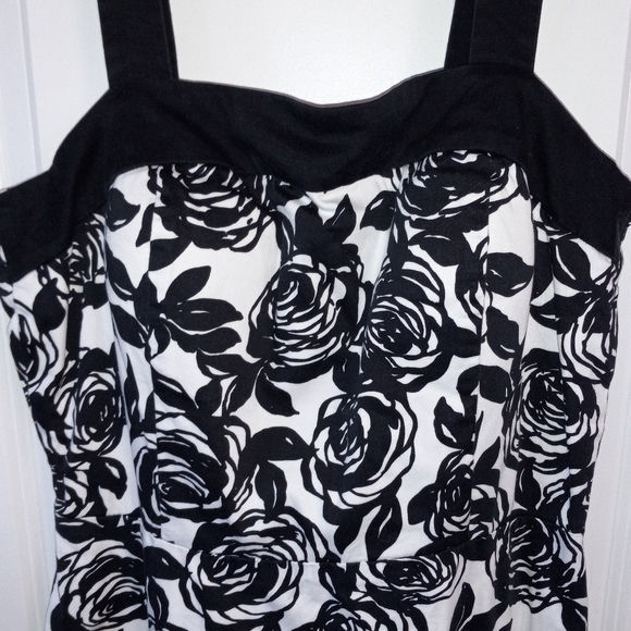 Dress by Madison Leigh. Size L. - Picture 2 of 8